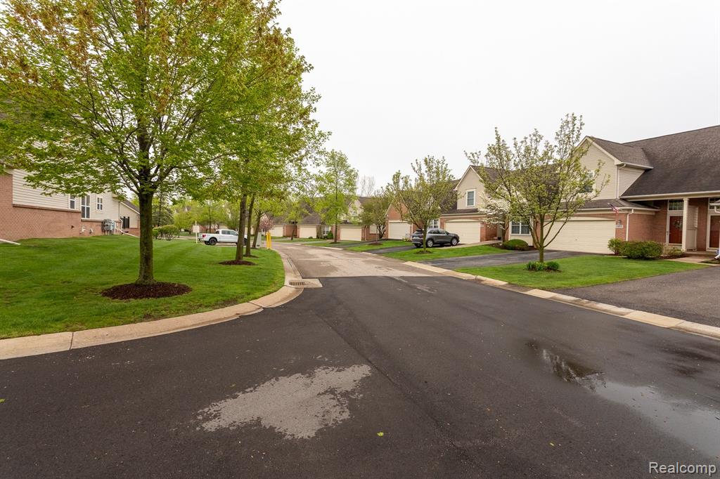5496 GREENWAY Drive, 48, Trenton, MI 48183 — Photo 42