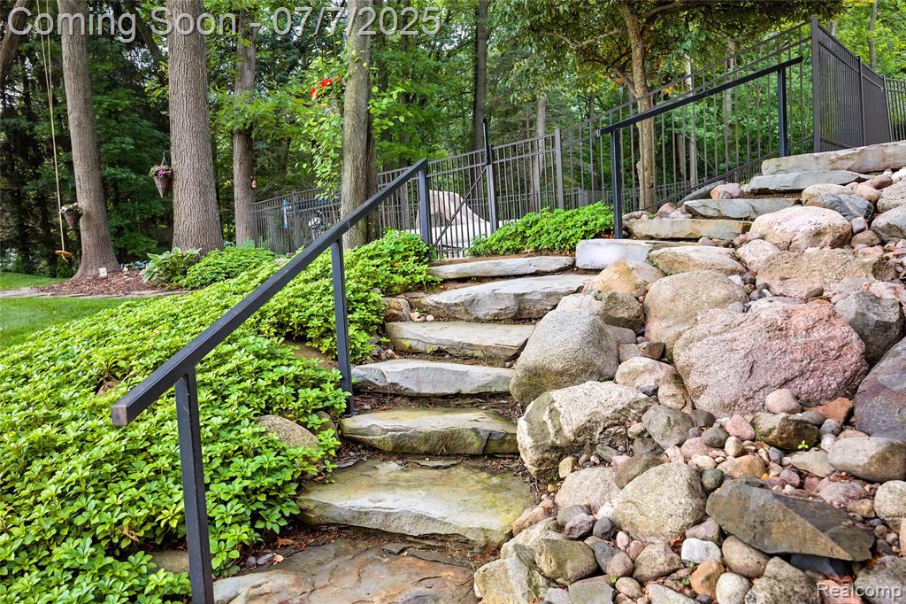 7098 Hickory Hollow Circle, Clarkston, MI 48348 — Photo 58