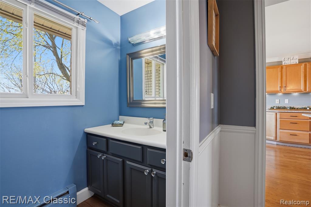 547 Deer Run, White Lake, MI — Photo 27