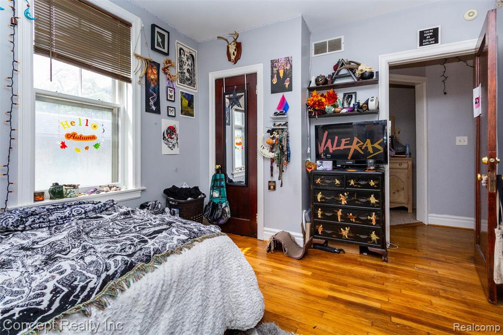 440 E FERRY Street, Detroit, MI 48202 — Photo 22