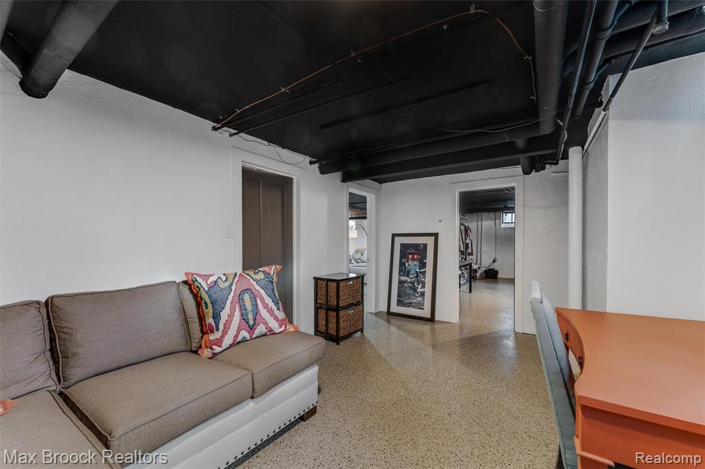 1425 Bedford Road, Grosse Pointe Park, MI 48230 — Photo 39