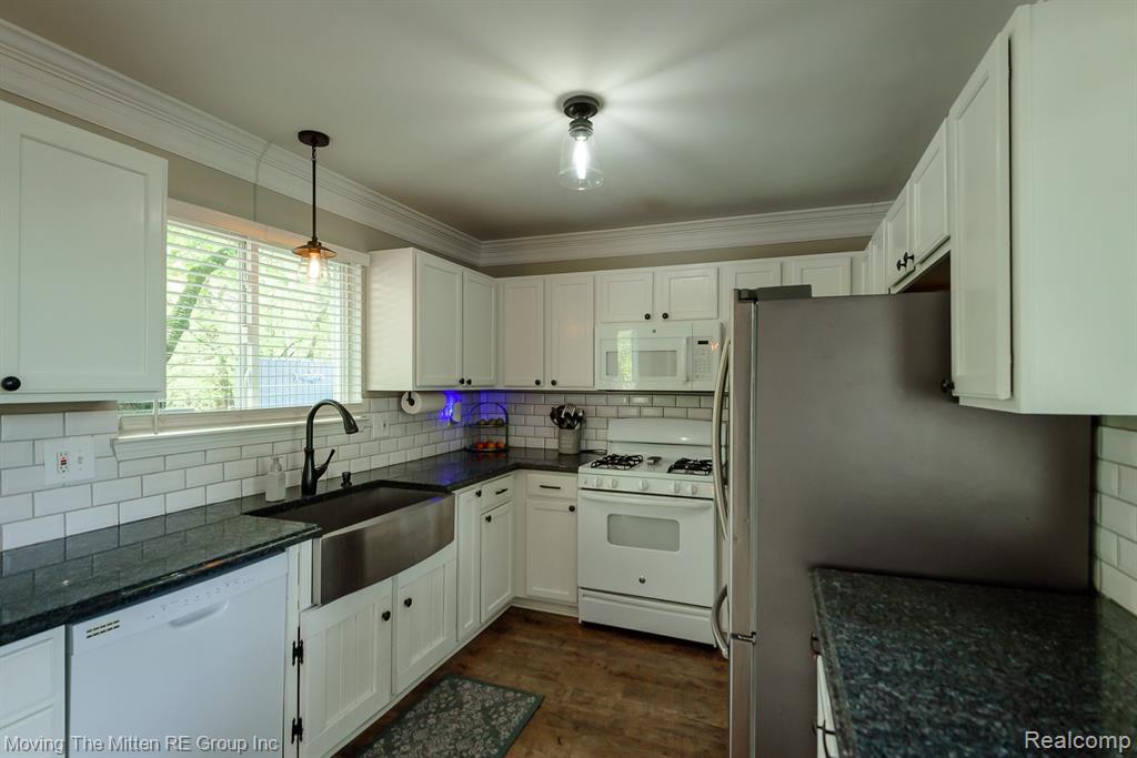 7231 AMANDA Drive, Belleville, MI 48111 — Photo 13