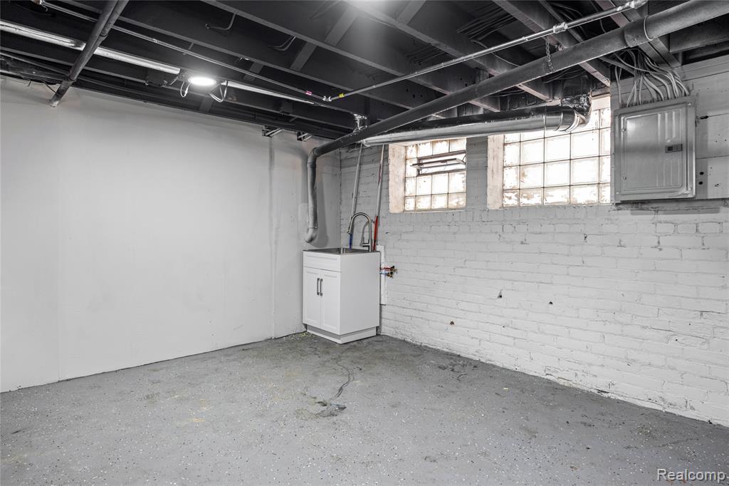 3251 Calvert Street, Detroit, MI 48206 — Photo 28