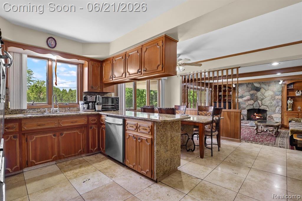 26449 Haverhill Drive, Warren, MI 48091 — Photo 12