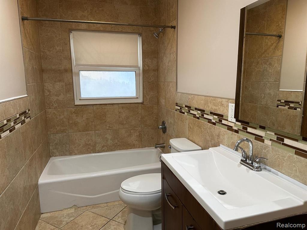 5685 Hubbell Street, Dearborn Heights, MI 48127 — Photo 7