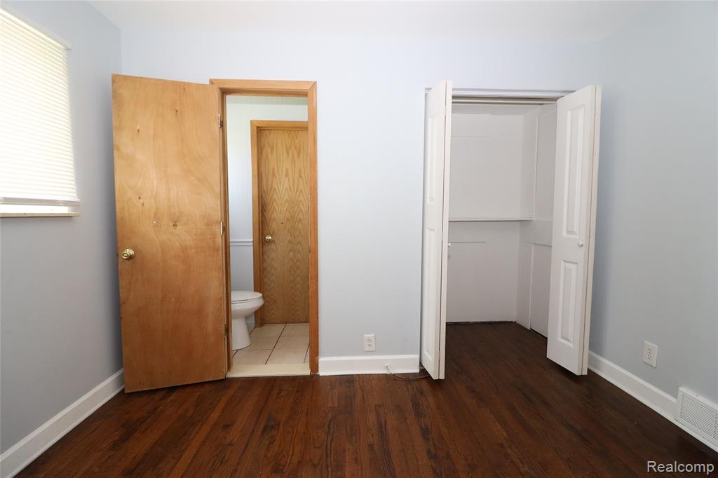 8555 Berwyn, Dearborn Heights, MI 48127 — Photo 22