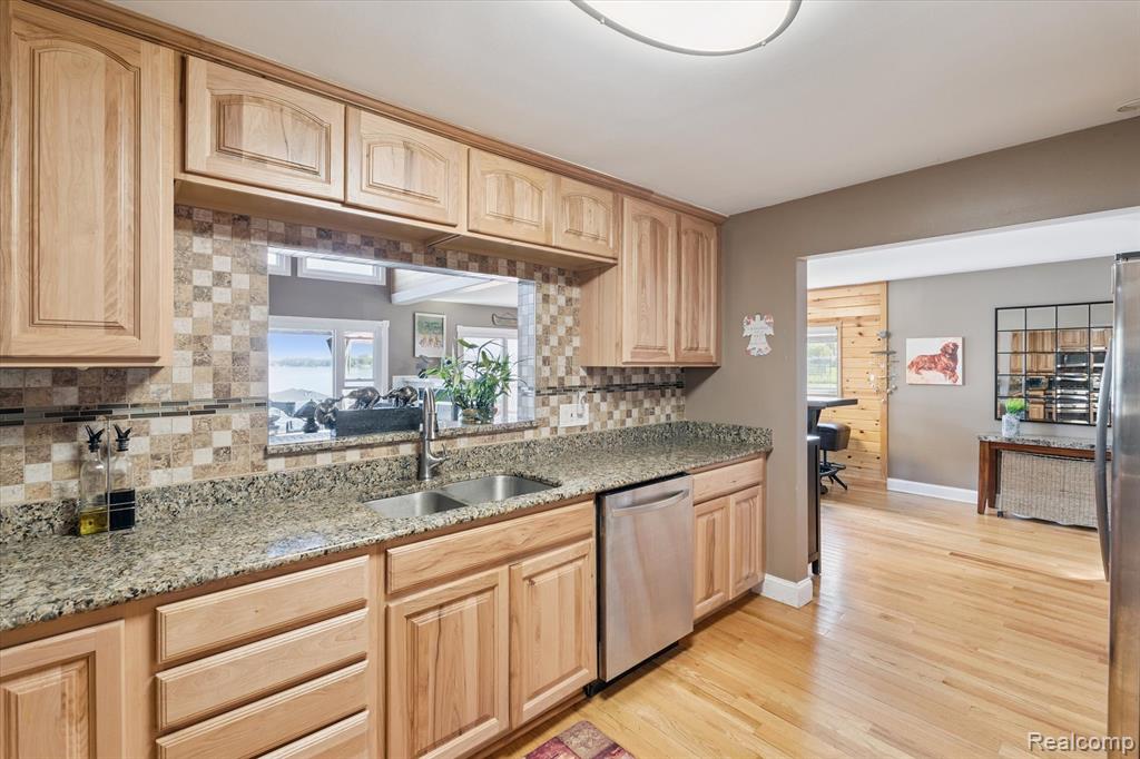 2236 Grove Park Road, Fenton, MI 48430 — Photo 9
