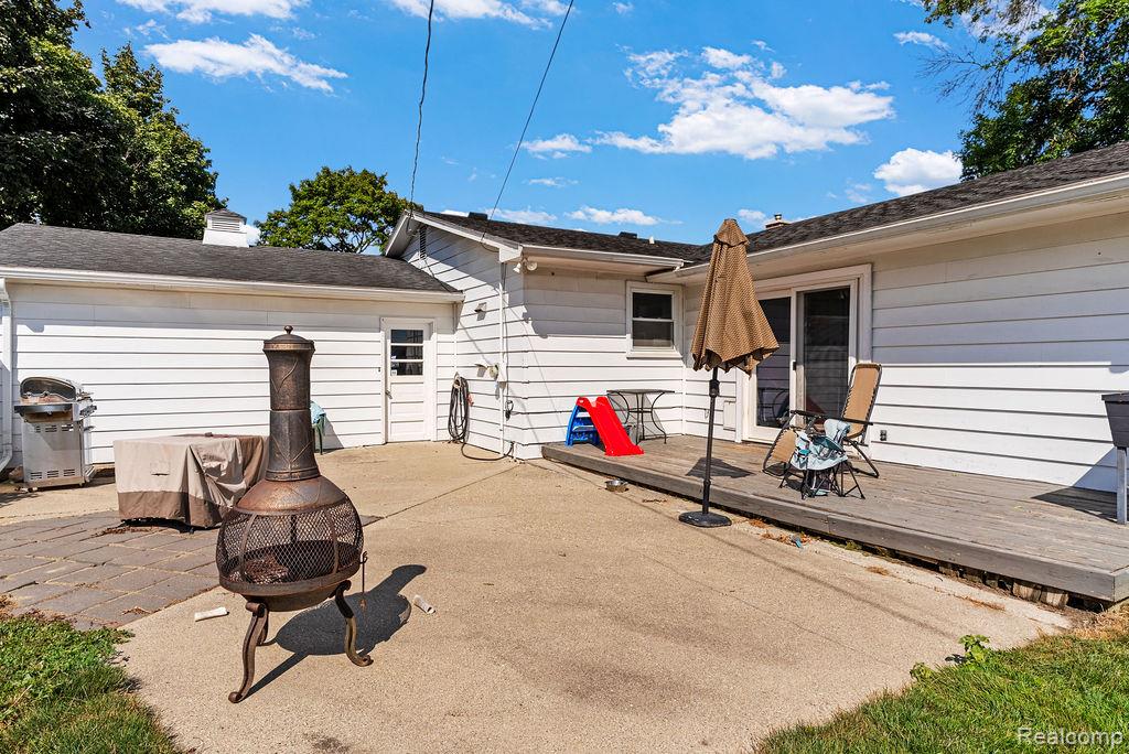 1610 Ravenswood Drive, Lansing, MI 48917 — Photo 36