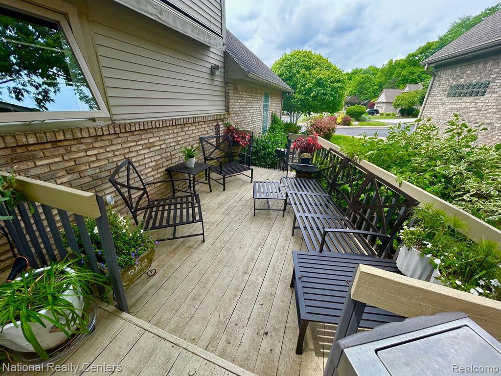 35573 CROSS CREEK N, Farmington Hills, MI 48331 — Photo 38