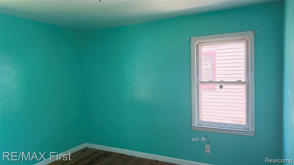 21703 Cushing Avenue, Eastpointe, MI 48021 — Photo 13