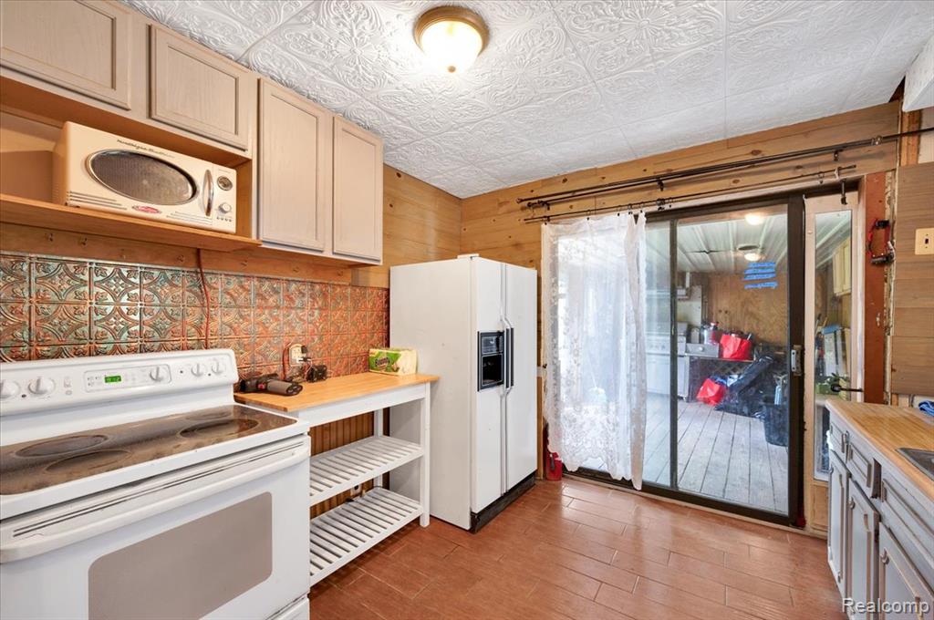 2200 W Oregon Street, Lapeer, MI 48446 — Photo 12