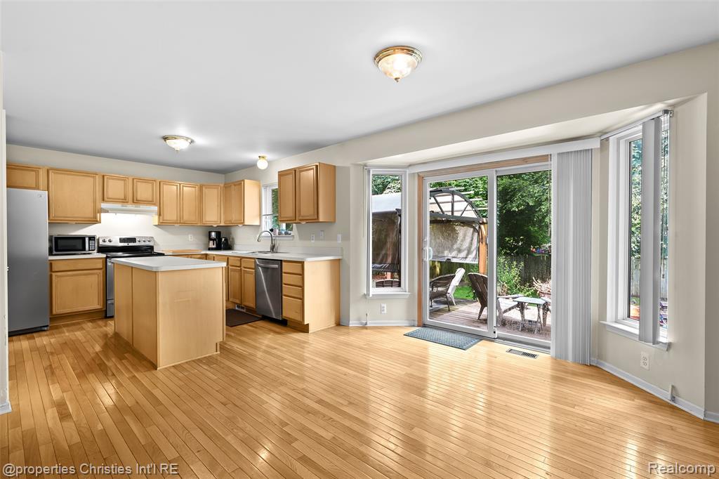 47242 Marina Drive, Belleville, MI 48111 — Photo 5