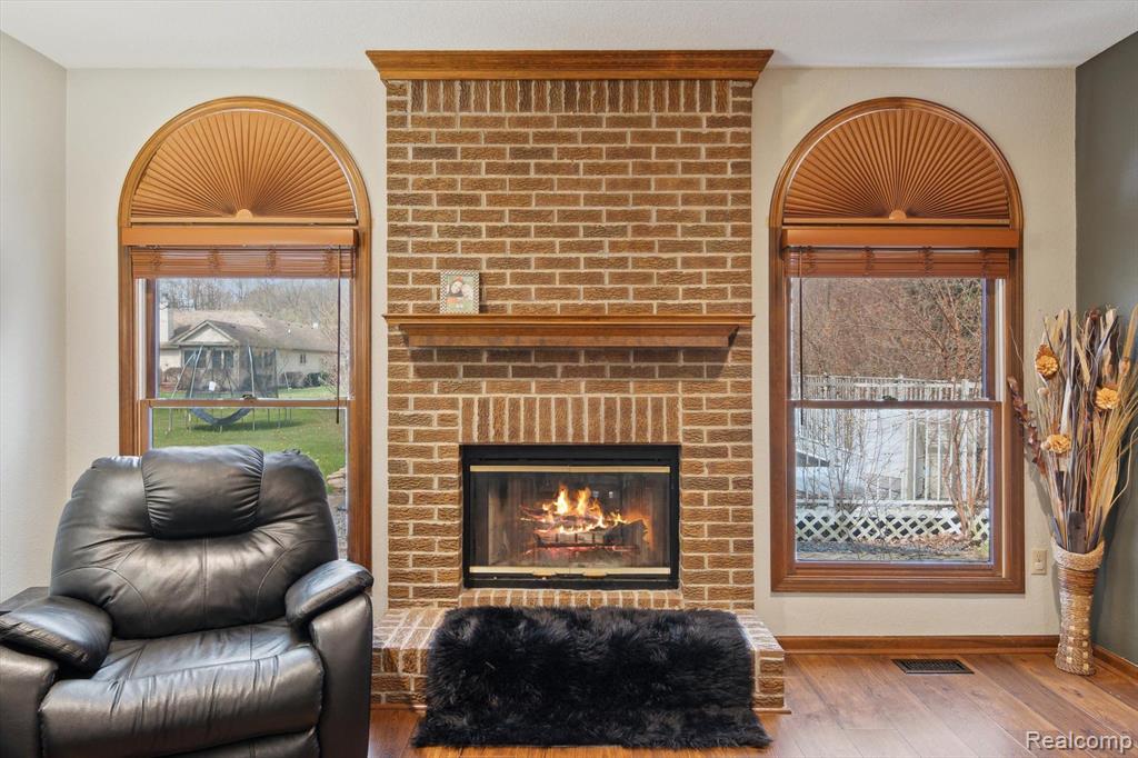 925 DONNALEE Drive, Monroe, MI 48162 — Photo 17