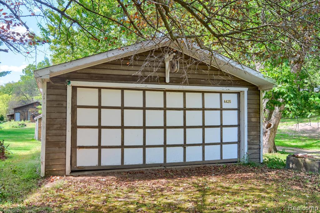 4425 West Street, Leonard, MI 48367 — Photo 2