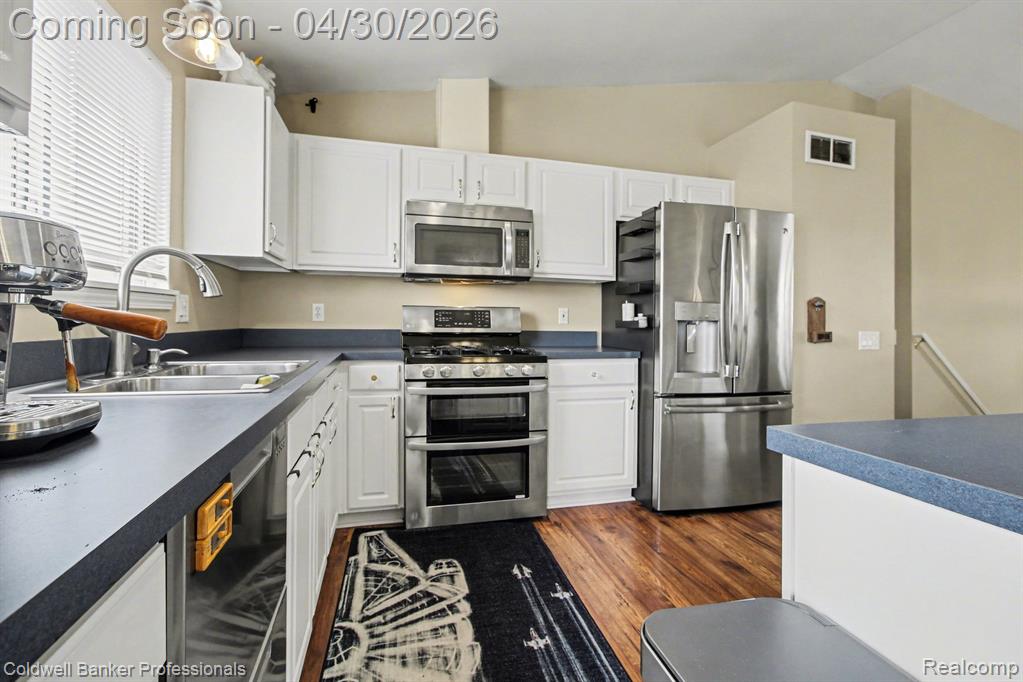 7318 Royal Troon Drive, Ypsilanti, MI 48197 — Photo 9