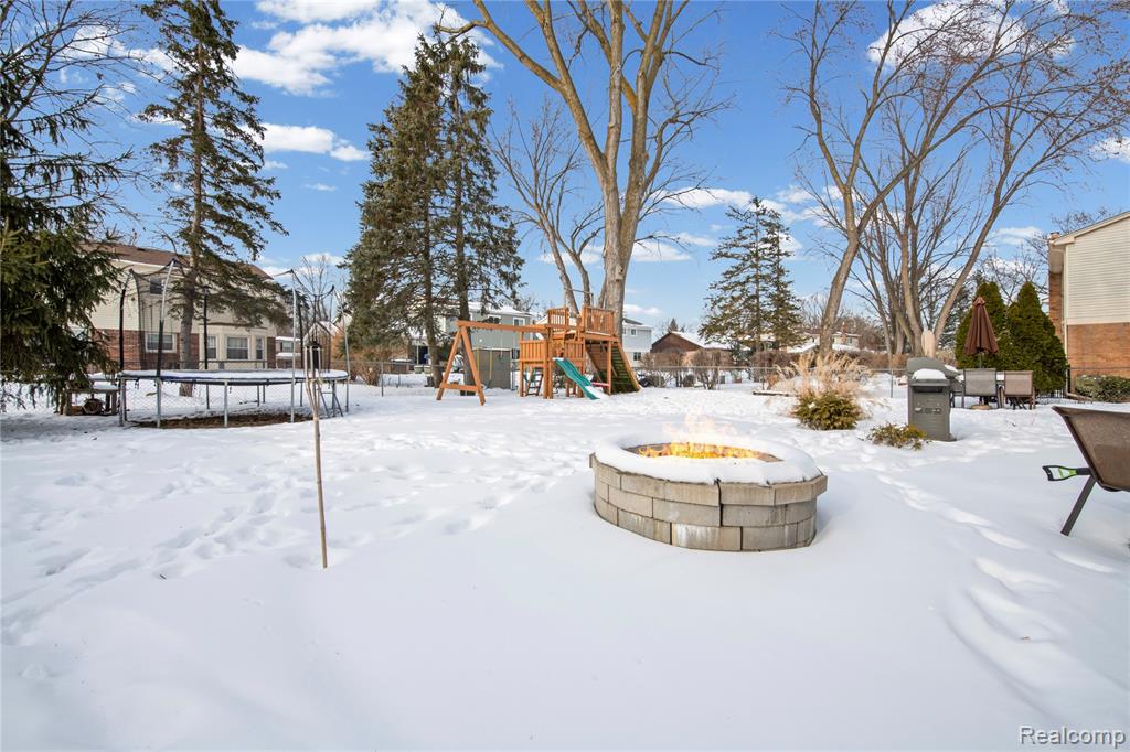 7459 Admiralty Drive, Canton, MI 48187 — Photo 31