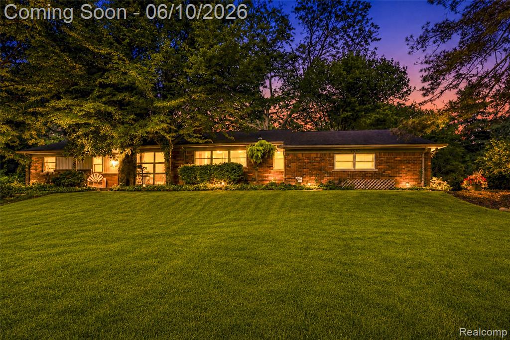3887 Stonecrest Road, West Bloomfield, MI — front exterior