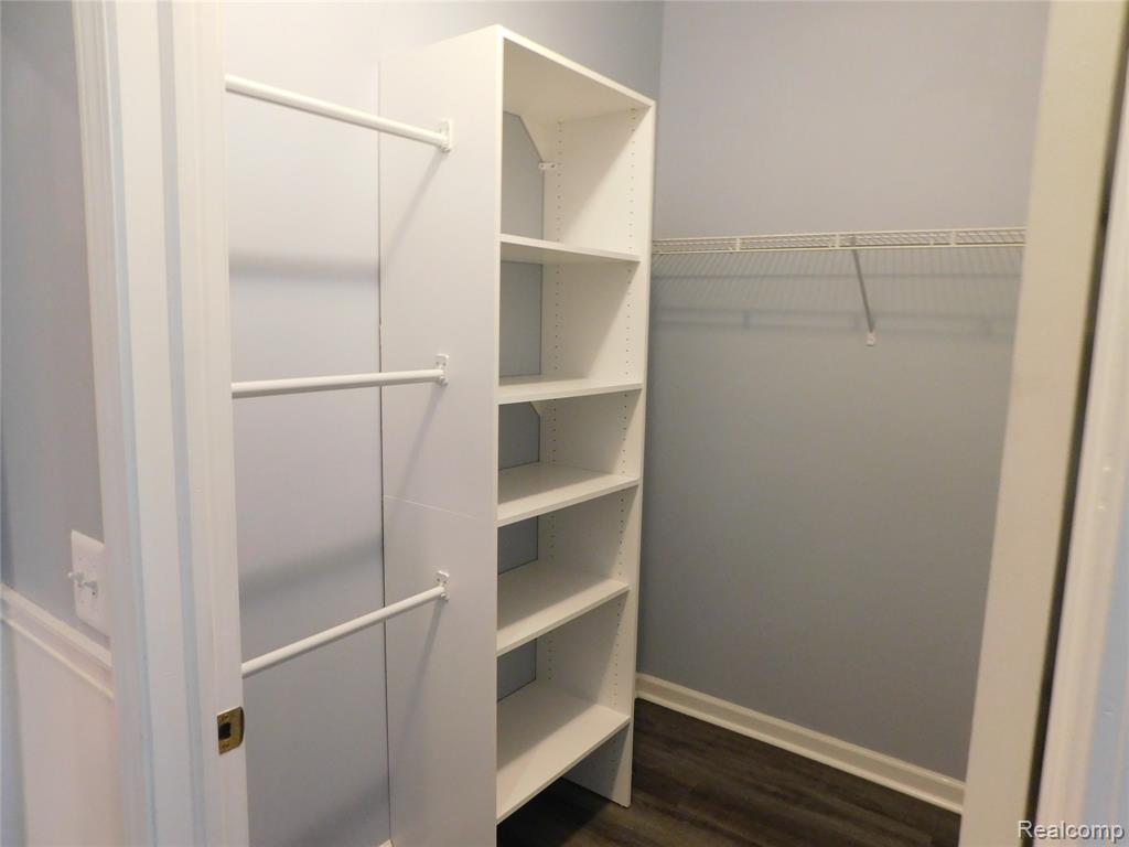 5589 Twin Oaks Drive, Sterling Heights, MI 48314 — Photo 26