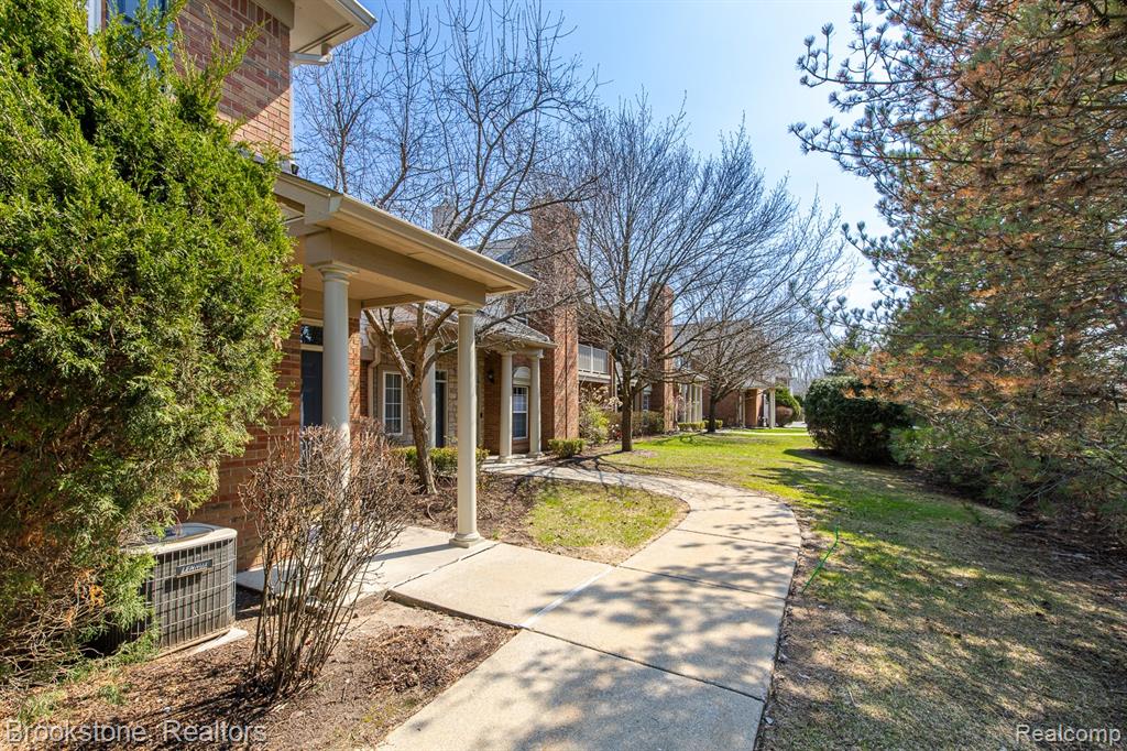 5292 Brookemonte Circle, Rochester, MI 48306 — Photo 4