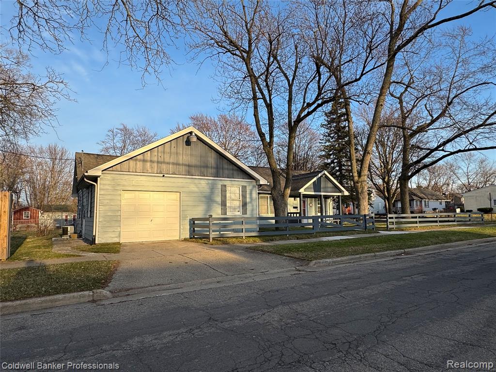 715 E Tennyson Avenue, Pontiac, MI 48340 — Photo 3