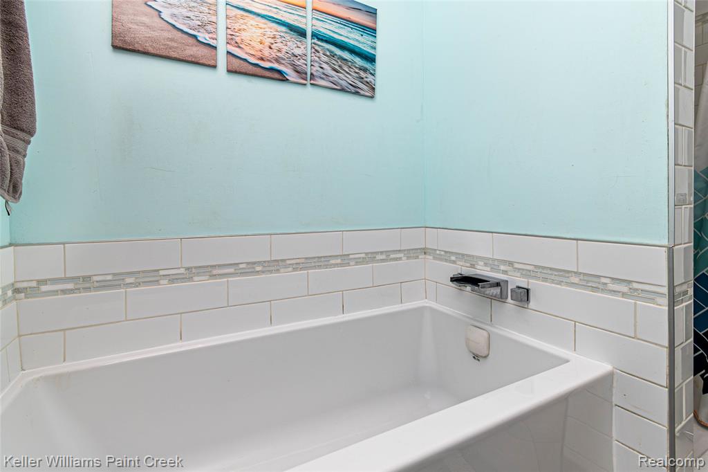 35452 Saint Clair Drive, New Baltimore, MI 48047 — Photo 24