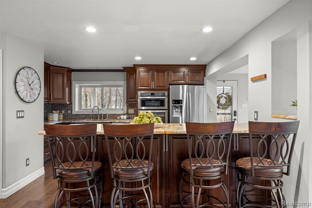 45401 W 9 Mile Road, Novi, MI — Photo 11