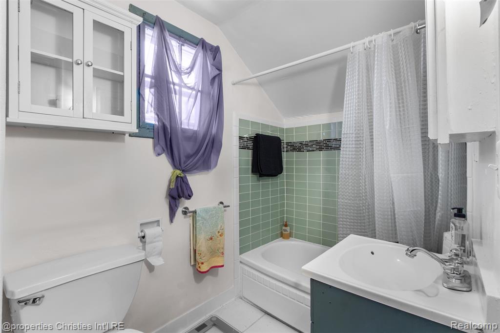 221 Chalmers Street, Detroit, MI 48215 — Photo 19