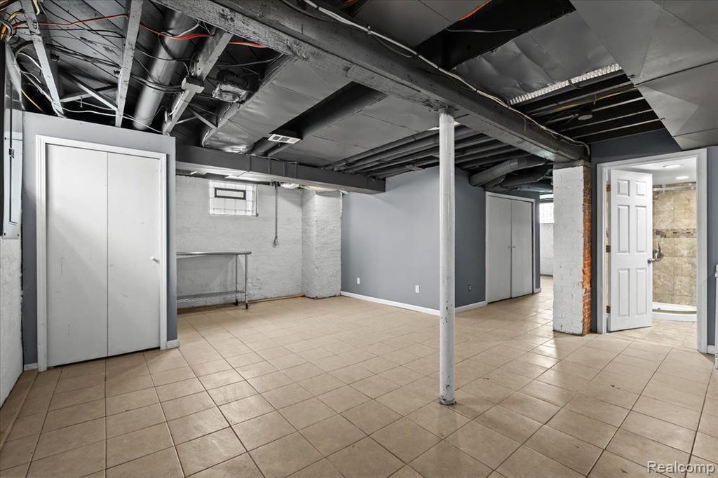 50 TAYLOR Street, Detroit, MI 48202 — Photo 37