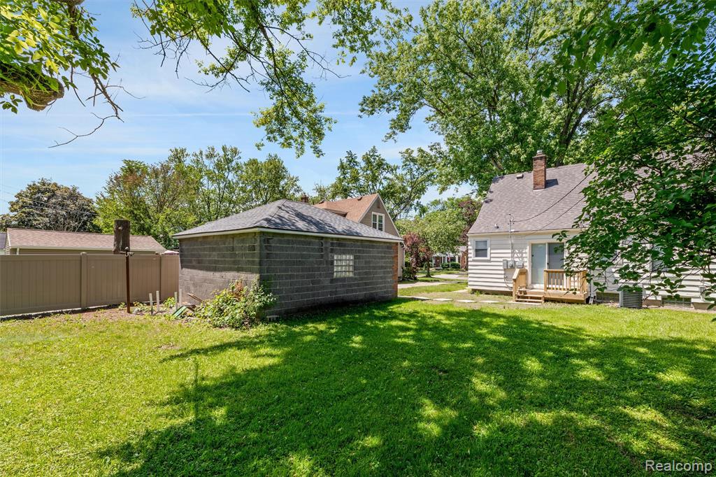 17366 Centralia, Redford, MI 48240 — Photo 16