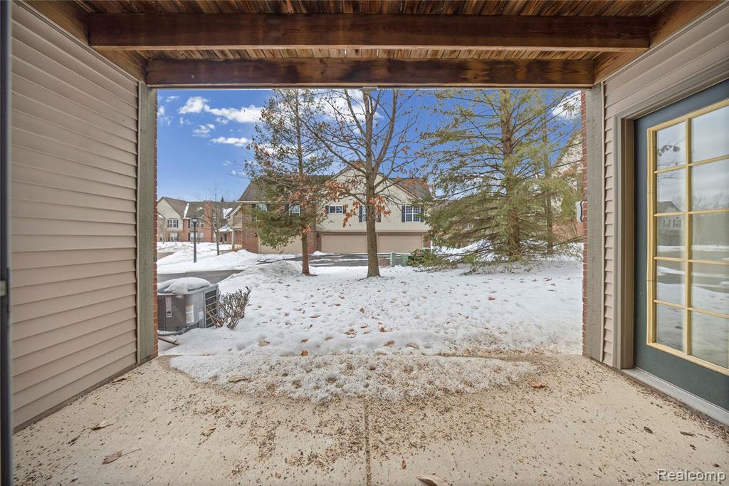 28139 Carlton Way Drive, Novi, MI 48377 — Photo 38