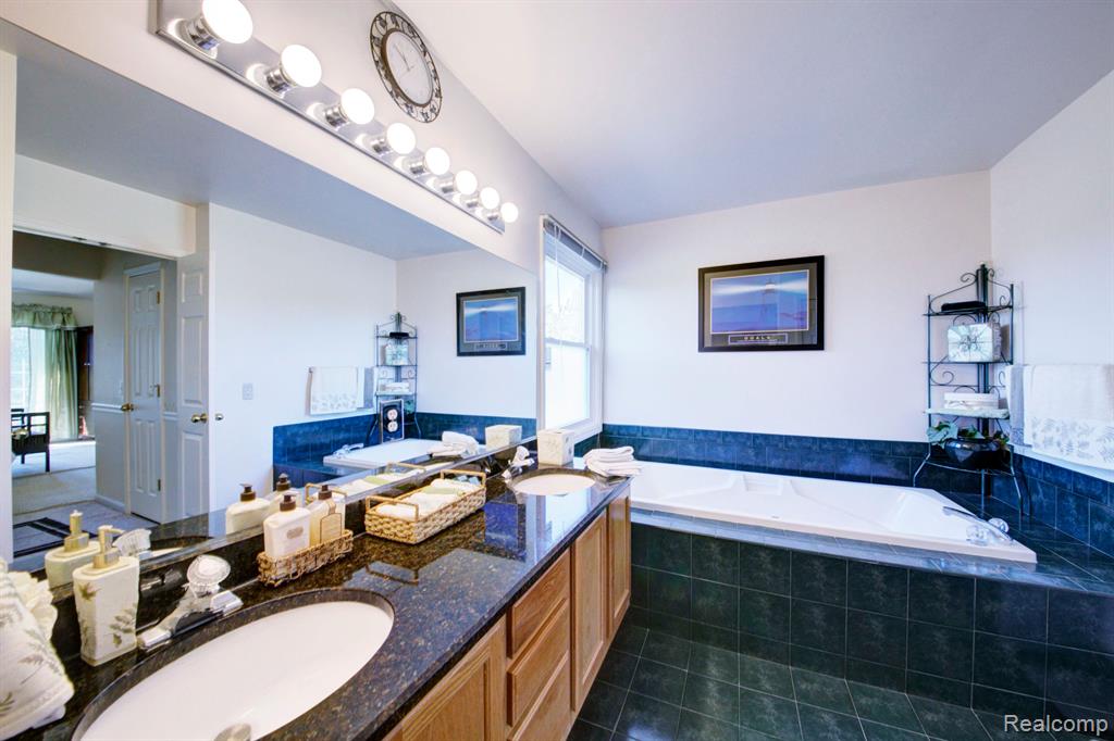 6813 Poppleton Road, Canton, MI 48187 — Photo 34