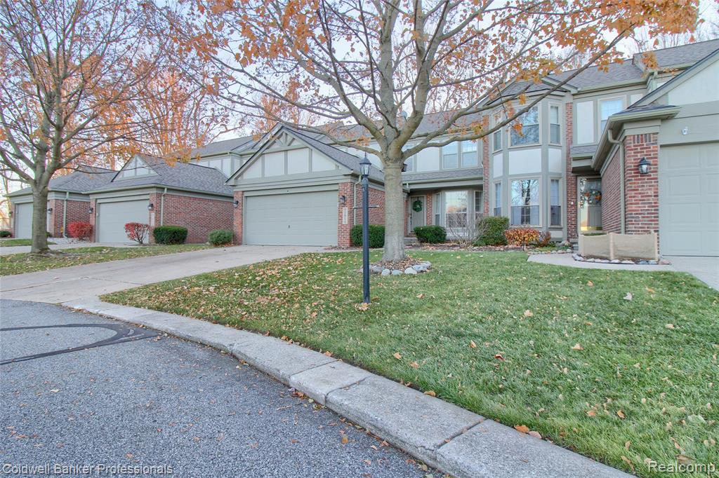 41816 White Tail Lane, Canton, MI 48188 — Photo 2