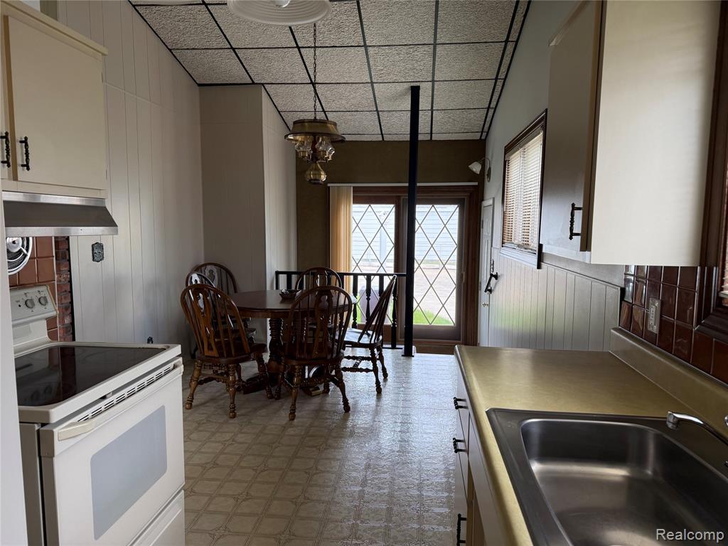 15258 Travis Street, Southgate, MI 48195 — Photo 16
