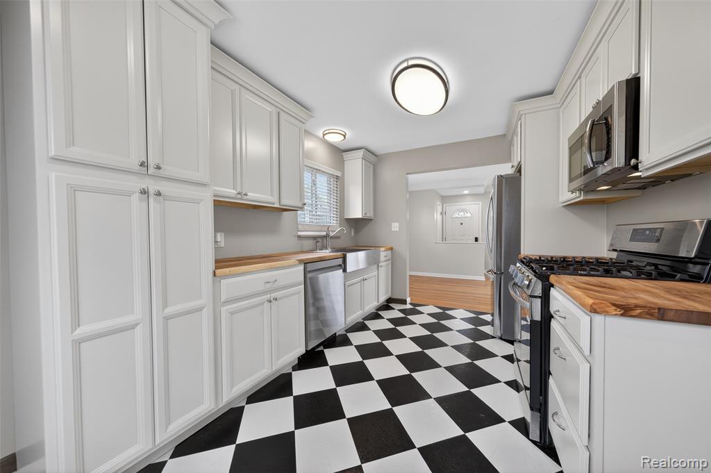 76 W Katherine Avenue, Madison Heights, MI 48071 — Photo 3