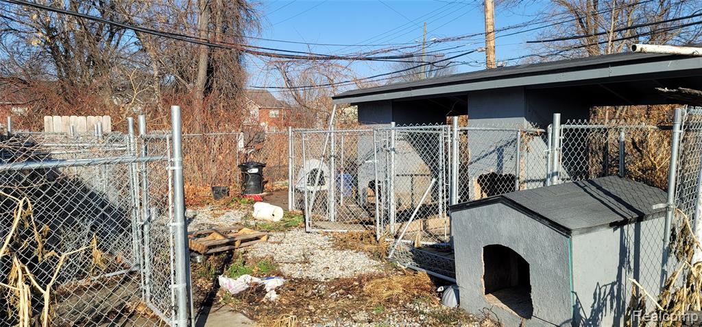 987 E PHILADELPHIA Street, Detroit, MI 48211 — Photo 4