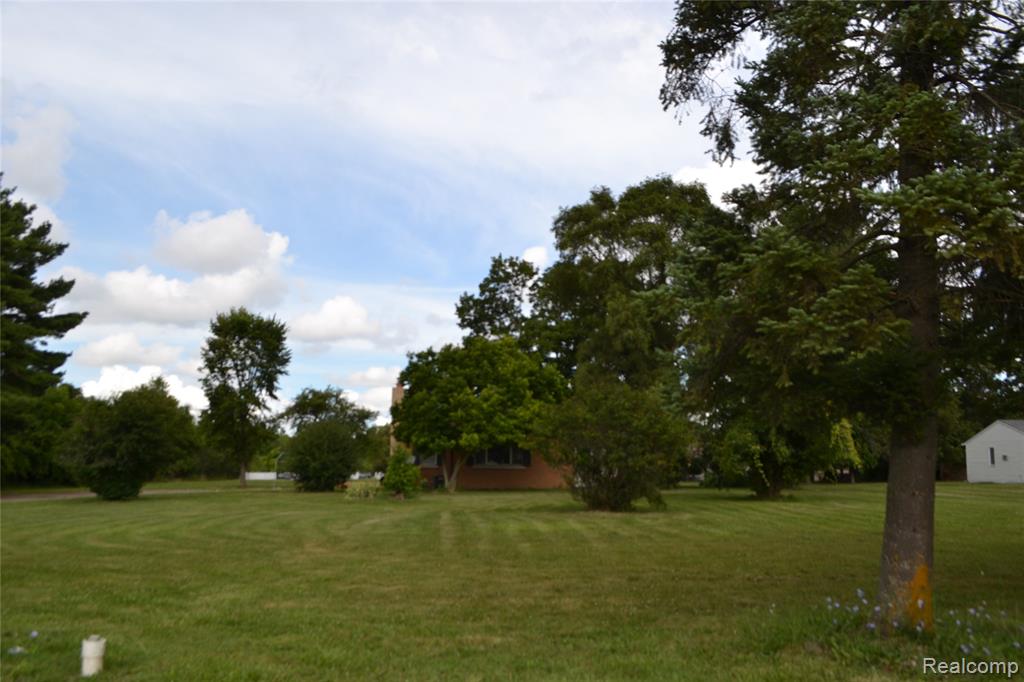 5084 Lennon Road, Flint, MI 48507 — Photo 25