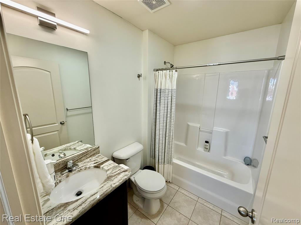 4112 Peach Tree Lane, Howell, MI 48843 — Photo 35