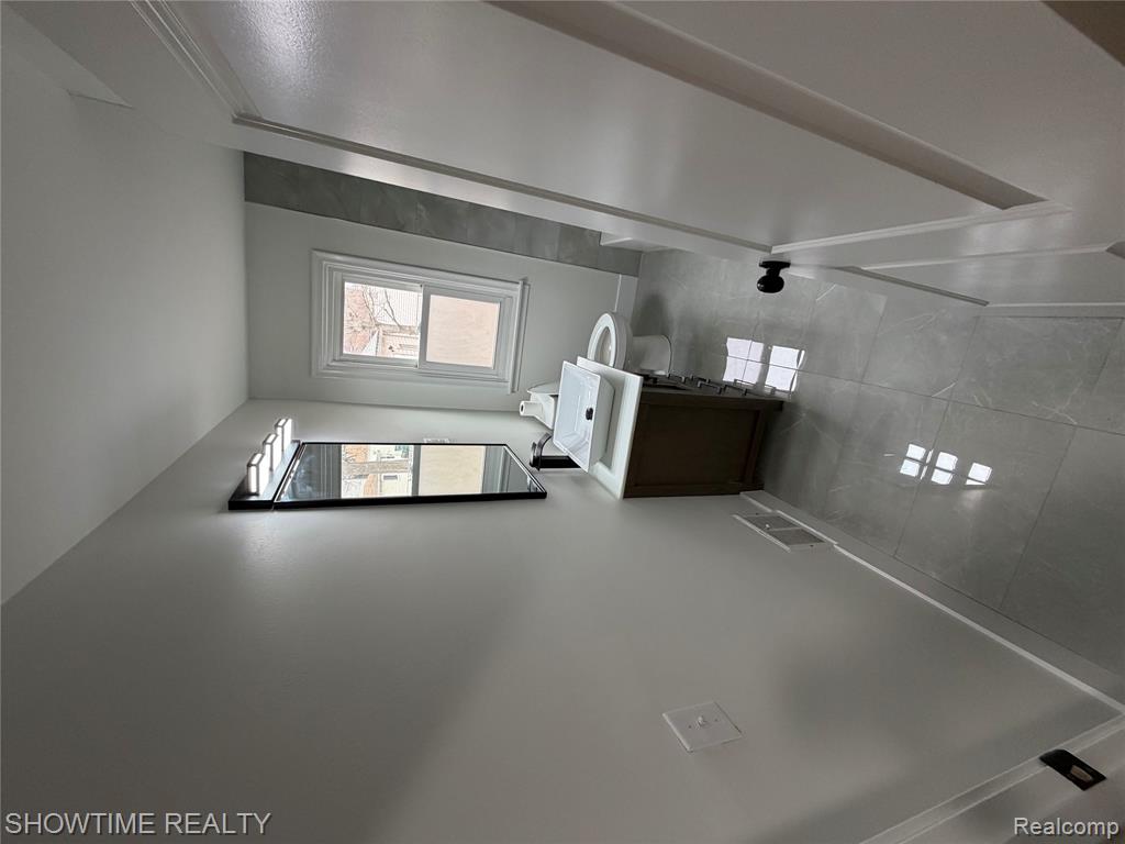 12200 Helen Street, Southgate, MI 48195 — Photo 8