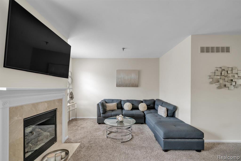 25298 SAINT JAMES, Southfield, MI 48075 — Photo 7