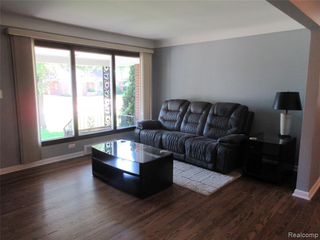 28325 Elmdale Street, Saint Clair Shores, MI 48081 — Photo 7