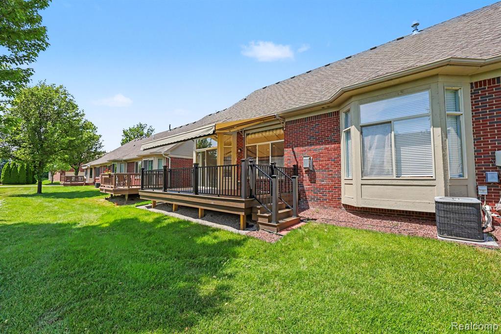 6670 Lexington Avenue S, Shelby Twp, MI 48317 — Photo 27