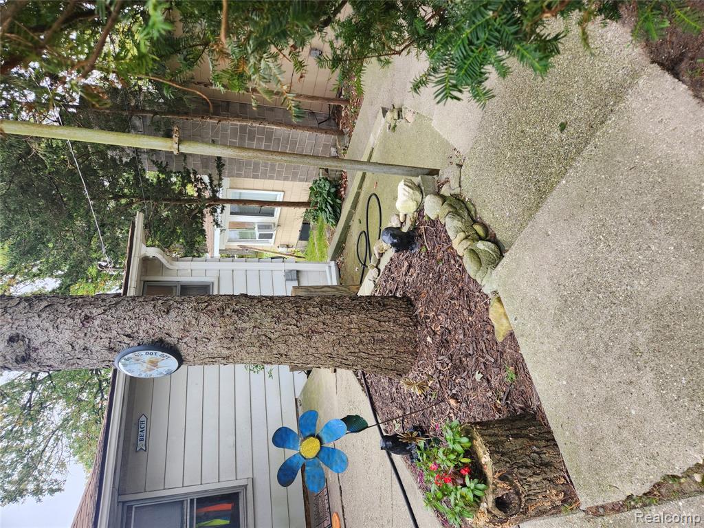 8463 Hillpoint Drive, Brighton, MI 48116 — Photo 6