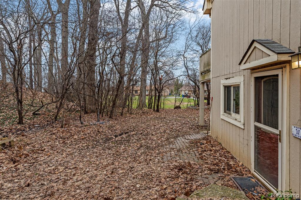 8732 Elizabeth Lake Road, White Lake, MI — Photo 34
