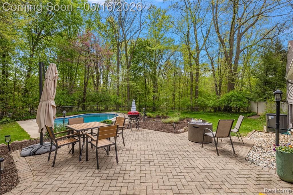 28455 Wellington Street, Farmington, MI 48334 — Photo 9