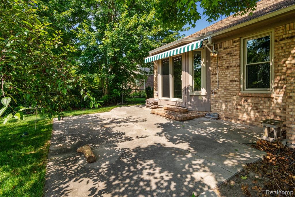 48649 Arnold Drive, Macomb, MI 48044 — Photo 26