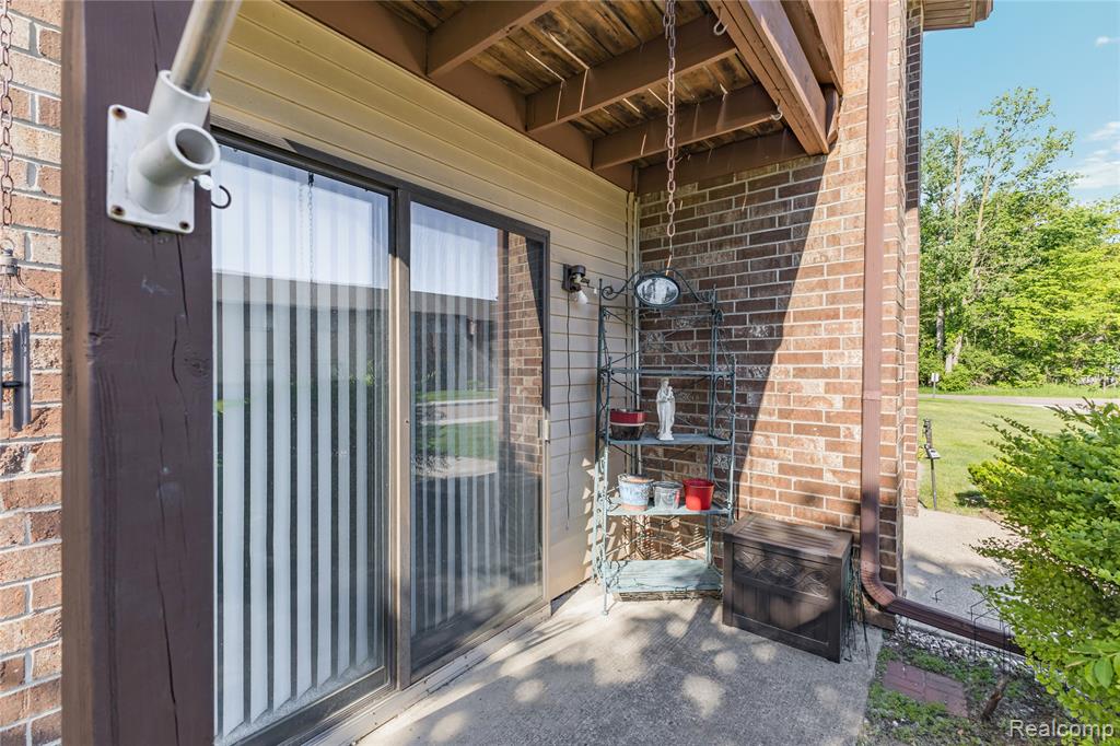 7806 Manor Circle, 101, Westland, MI — Photo 5