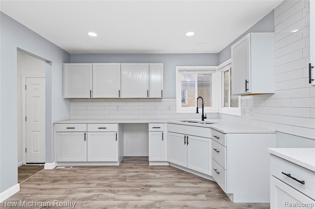 21901 Harding Street, Oak Park, MI 48237 — Photo 13