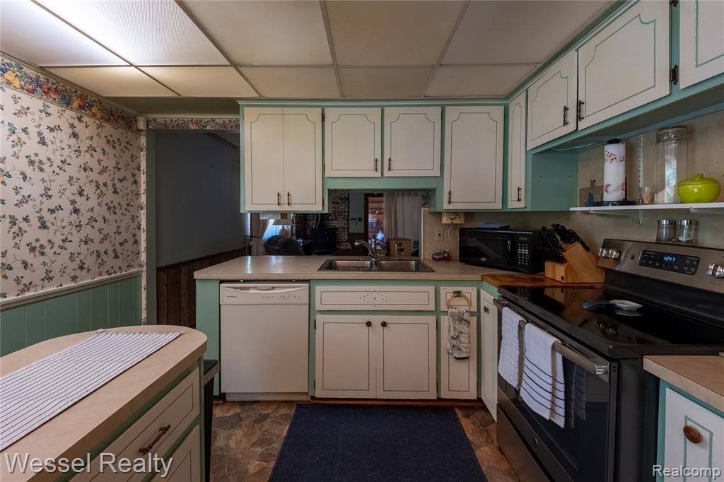 57121 OMO Road, Ray, MI — Photo 16