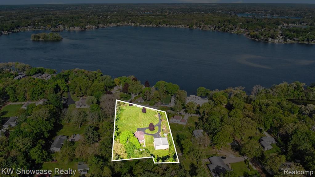 2572 Ridge Road, White Lake, MI 48383 — Photo 39