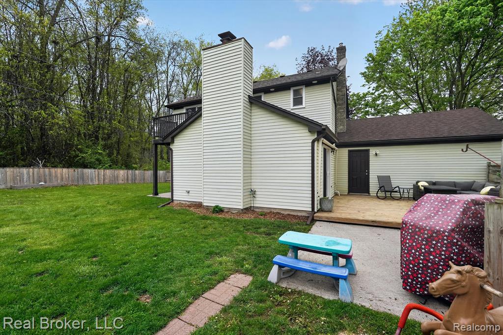 47-3885-Morgan-Rd-Orion-Township-MI-48359-WindowStill.jpg